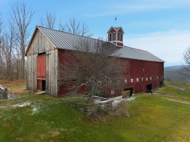 762a McLaren Hill Road, Barnet, VT 05821