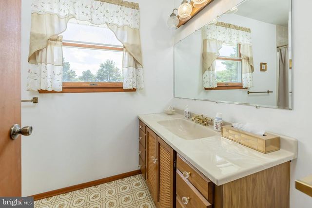 120 ASBURY STATION RD, Swedesboro, NJ 08085