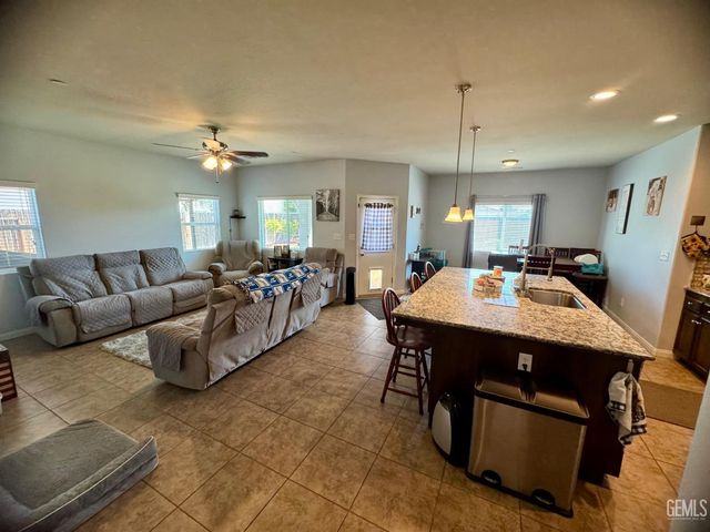 3206 Aviary Way, Bakersfield, CA 93312