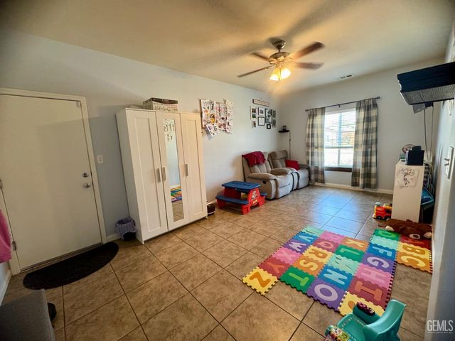 3206 Aviary Way, Bakersfield, CA 93312