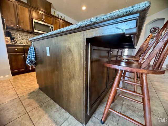 3206 Aviary Way, Bakersfield, CA 93312