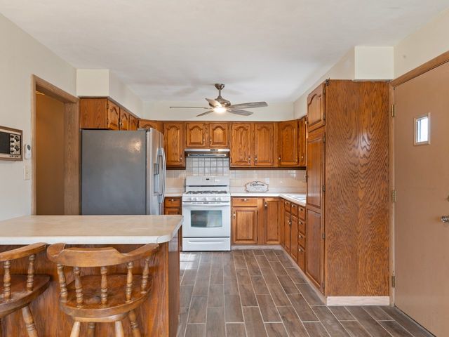 2350 31st Street, Moline, IL 61265