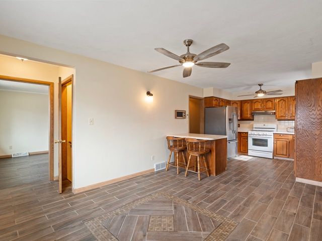 2350 31st Street, Moline, IL 61265