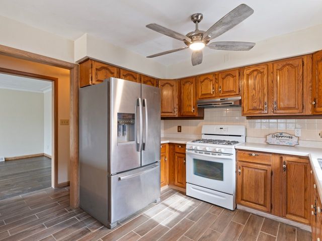 2350 31st Street, Moline, IL 61265