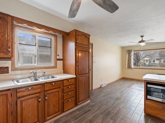 2350 31st Street, Moline, IL 61265