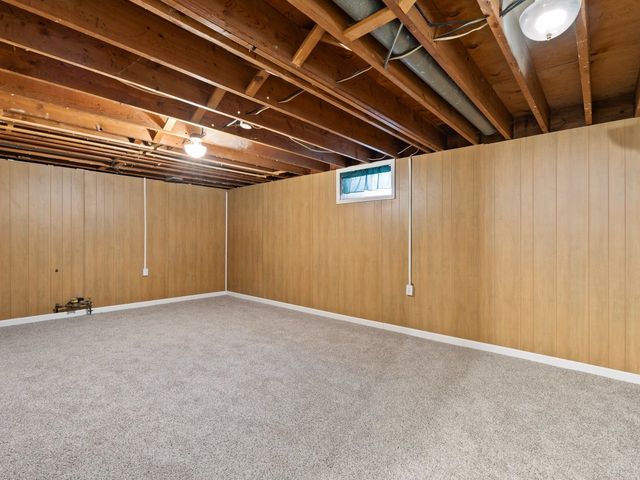 2350 31st Street, Moline, IL 61265