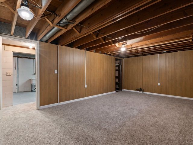 2350 31st Street, Moline, IL 61265