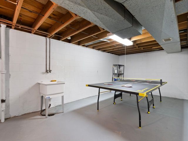 2350 31st Street, Moline, IL 61265