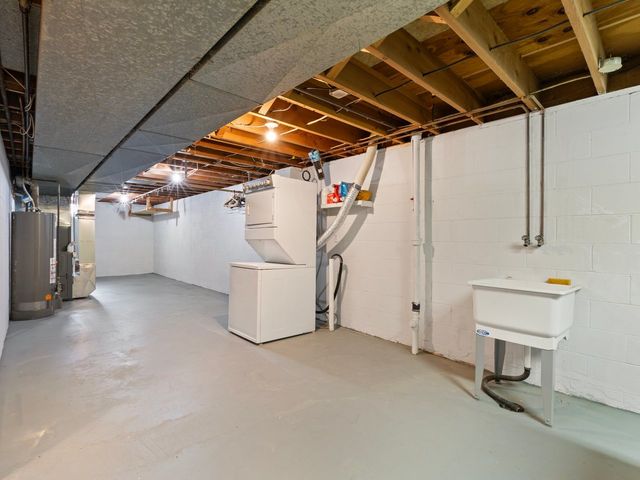 2350 31st Street, Moline, IL 61265