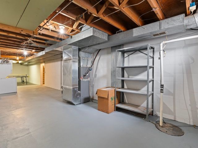 2350 31st Street, Moline, IL 61265