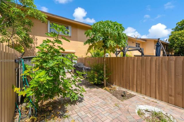 450 SE 7th Street 261, Dania Beach, FL 33004