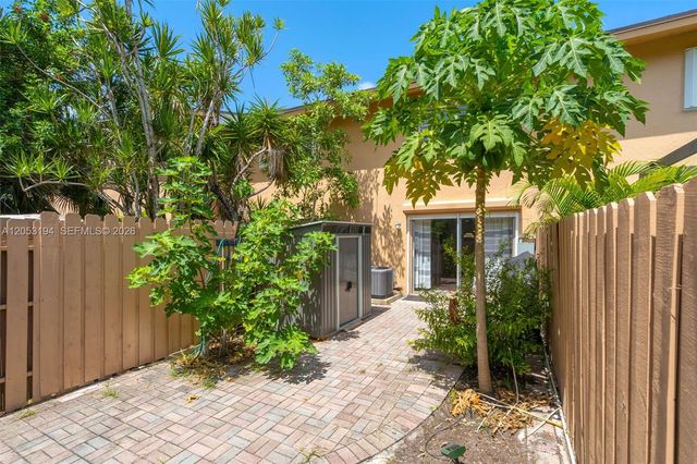 450 SE 7th Street 261, Dania Beach, FL 33004