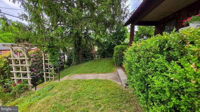 135 PARK AVE, Glen Rock, PA 17327