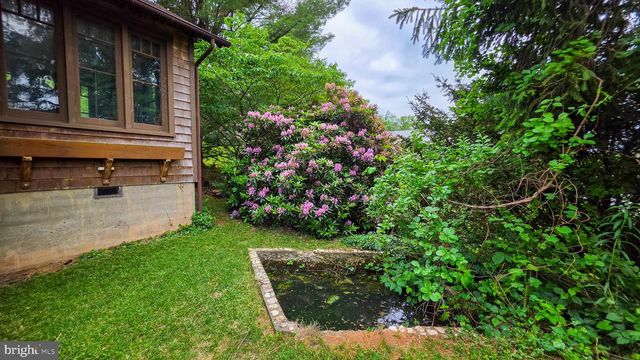 135 PARK AVE, Glen Rock, PA 17327