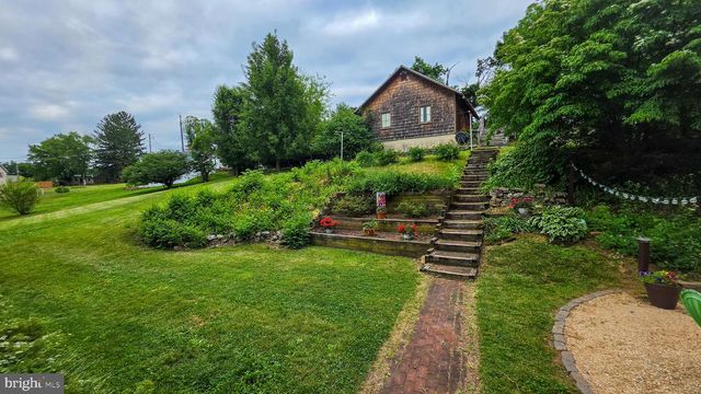 135 PARK AVE, Glen Rock, PA 17327