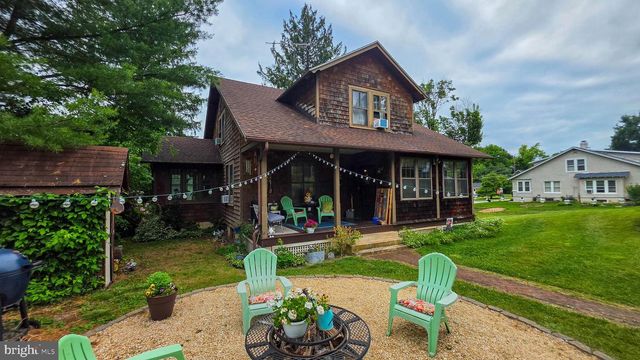 135 PARK AVE, Glen Rock, PA 17327
