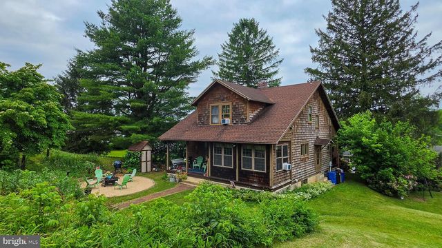 135 PARK AVE, Glen Rock, PA 17327