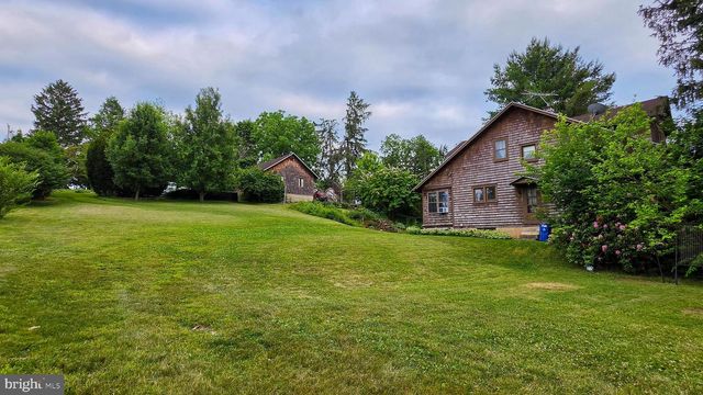 135 PARK AVE, Glen Rock, PA 17327