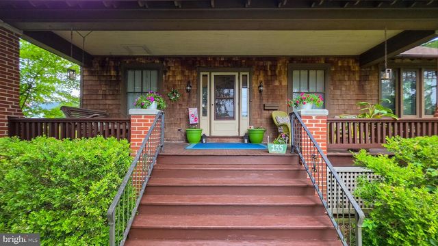 135 PARK AVE, Glen Rock, PA 17327