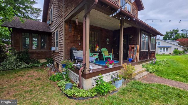 135 PARK AVE, Glen Rock, PA 17327