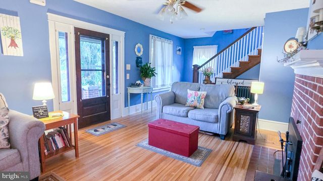 135 PARK AVE, Glen Rock, PA 17327