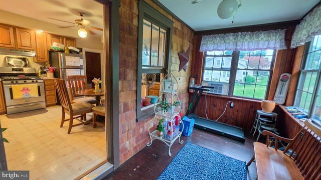 135 PARK AVE, Glen Rock, PA 17327