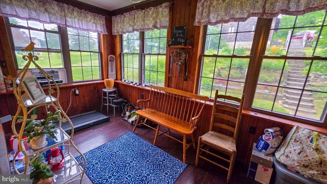 135 PARK AVE, Glen Rock, PA 17327