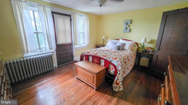 135 PARK AVE, Glen Rock, PA 17327