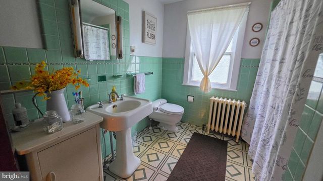 135 PARK AVE, Glen Rock, PA 17327
