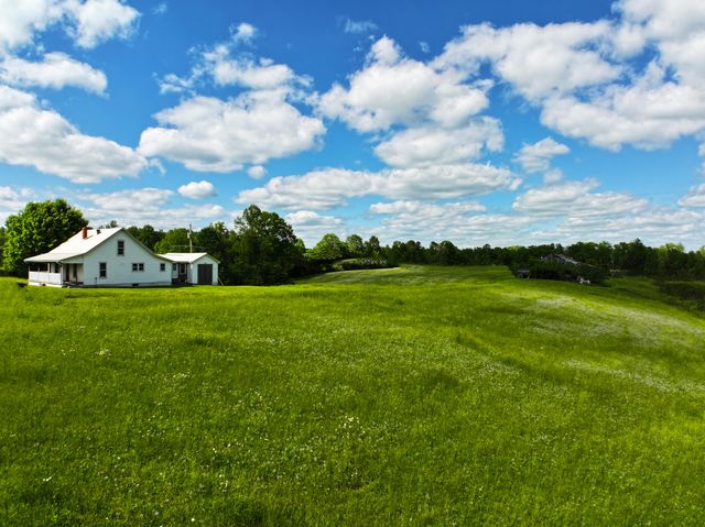 1600 Sand Hill Road, Irvine, KY 40336