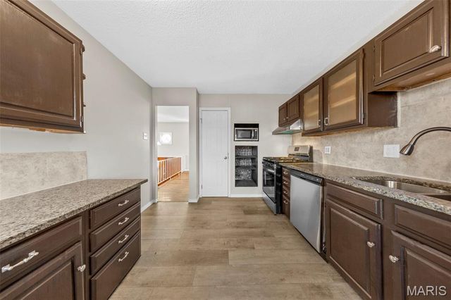 2265 Briarcrest Drive, St Louis, MO 63033