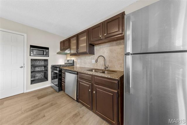 2265 Briarcrest Drive, St Louis, MO 63033