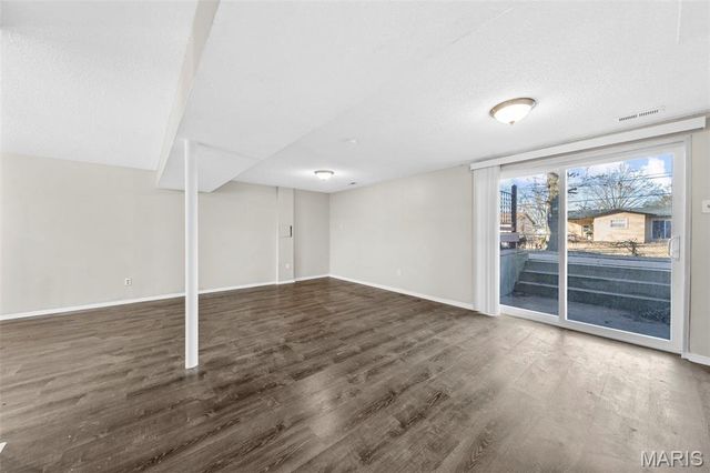 2265 Briarcrest Drive, St Louis, MO 63033