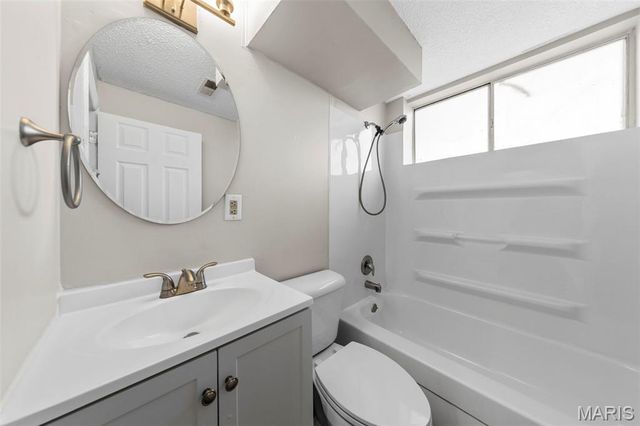 2265 Briarcrest Drive, St Louis, MO 63033