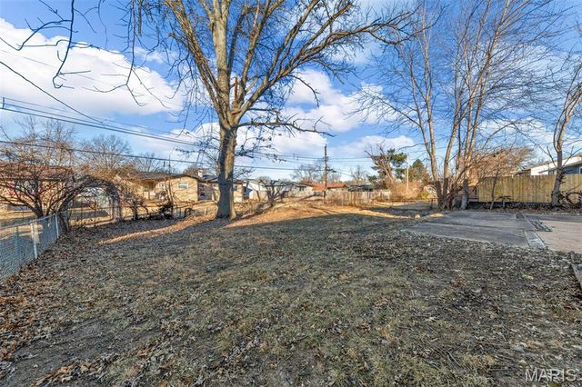 2265 Briarcrest Drive, St Louis, MO 63033