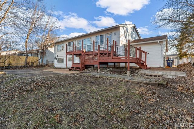 2265 Briarcrest Drive, St Louis, MO 63033