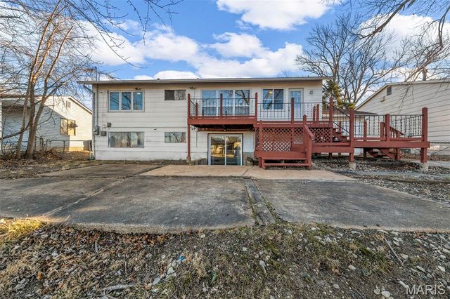 2265 Briarcrest Drive, St Louis, MO 63033