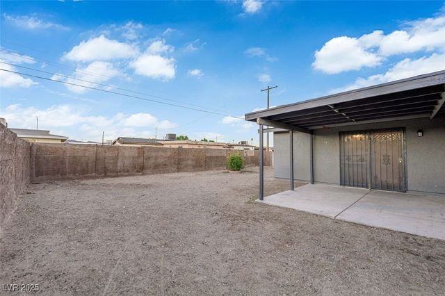 1816 West McDonald Avenue, North Las Vegas, NV 89032