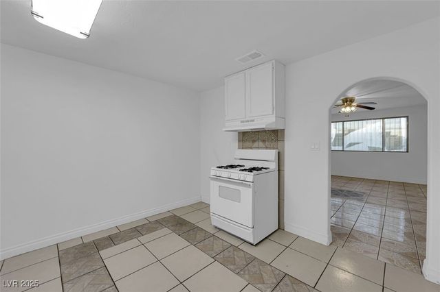 1816 West McDonald Avenue, North Las Vegas, NV 89032