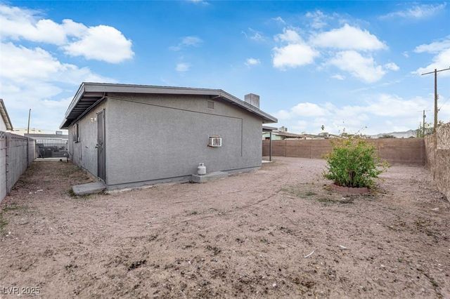 1816 West McDonald Avenue, North Las Vegas, NV 89032