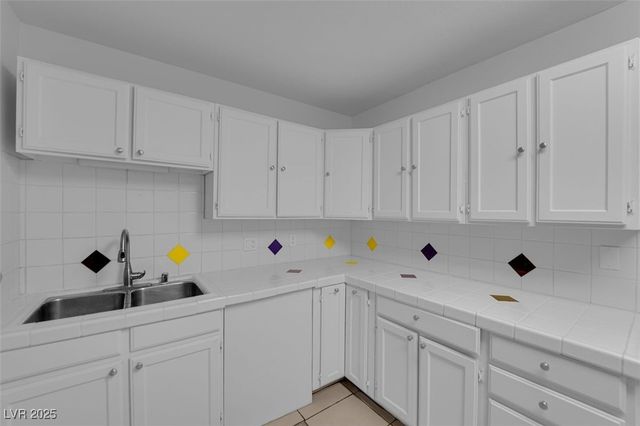 1816 West McDonald Avenue, North Las Vegas, NV 89032