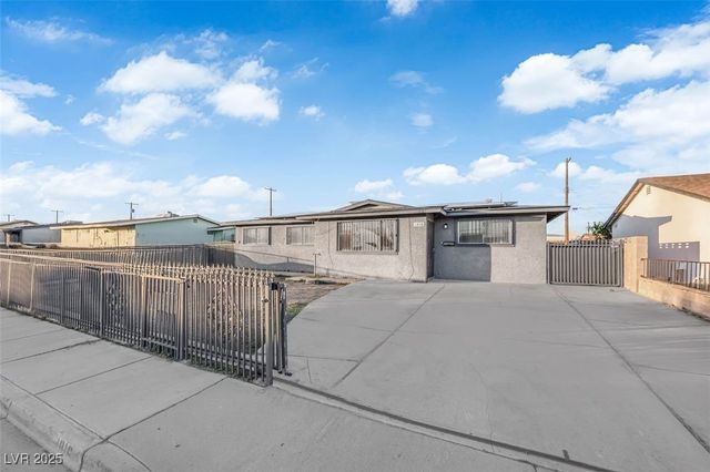 1816 West McDonald Avenue, North Las Vegas, NV 89032