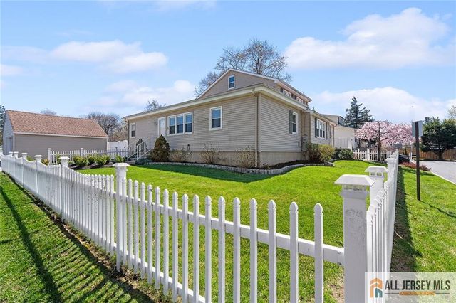 42 Lake Boulevard, Matawan, NJ 07747