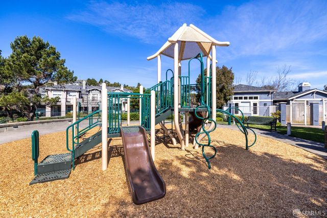 141 Kestrel Court, Brisbane, CA 94005