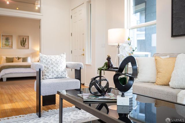 141 Kestrel Court, Brisbane, CA 94005