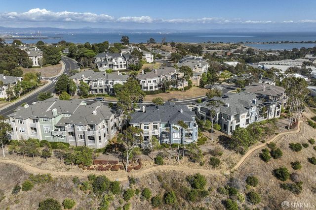 141 Kestrel Court, Brisbane, CA 94005