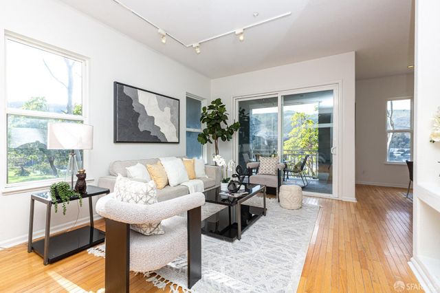 141 Kestrel Court, Brisbane, CA 94005