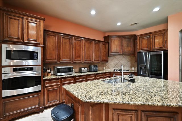 7611 Herndon Place, Sugar Land, TX 77479