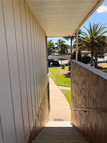1640 JUNO TR 205B, Astor, FL 32102