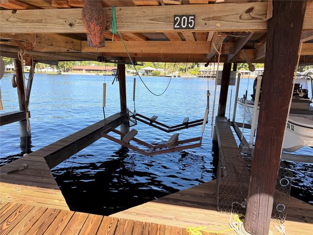 1640 JUNO TR 205B, Astor, FL 32102